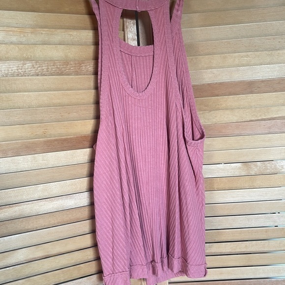 Taylor and Sage DarkRose Gold flow top. Size medium - Picture 4 of 8